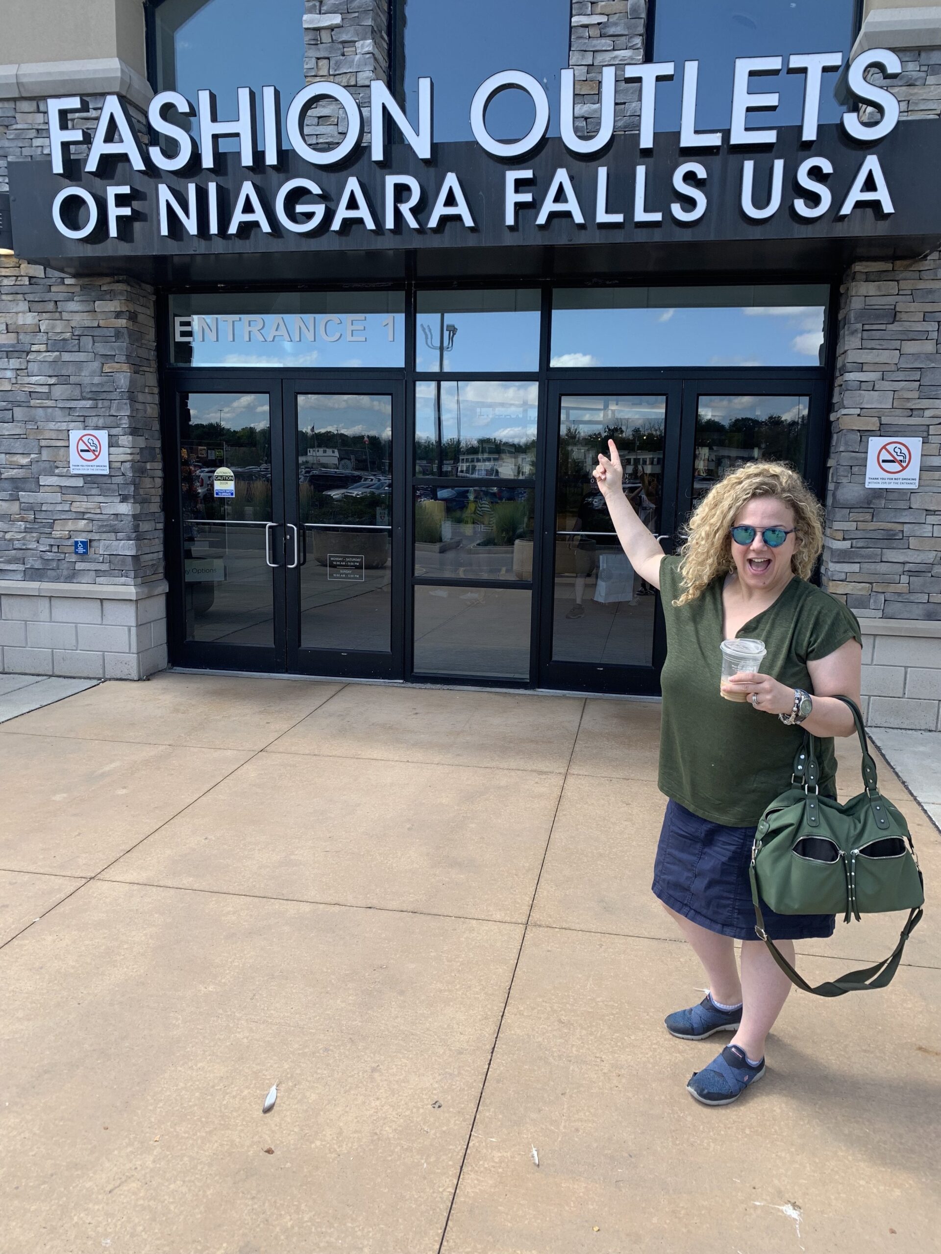 Vera Bradley Factory Outlet backpack & handbag store  Fashion Outlets of  Niagara Falls Center in Niagara Falls, NY