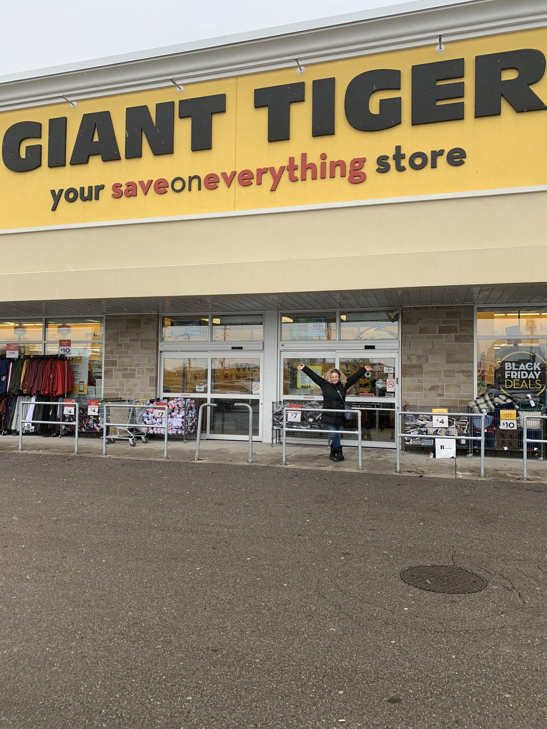 GIANT TIGER - 1131 Dundas Street W, Mississauga, Ontario - Department  Stores - Phone Number - Yelp